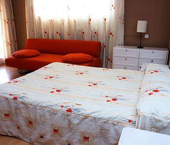 Apartments Europa Барселона Екстериор снимка