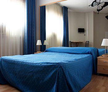 Apartments Europa Барселона Екстериор снимка