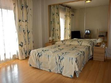 Apartments Europa Барселона Екстериор снимка